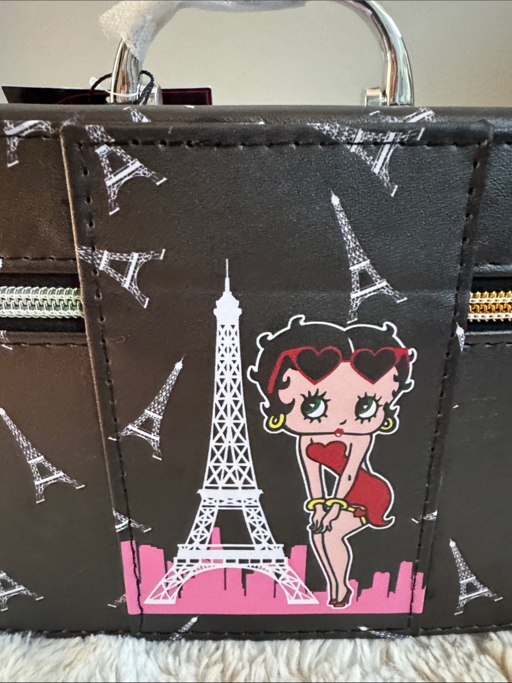 Betty Boop Black & Pink Paris Cosmetic Train Case - Picture 6 of 12